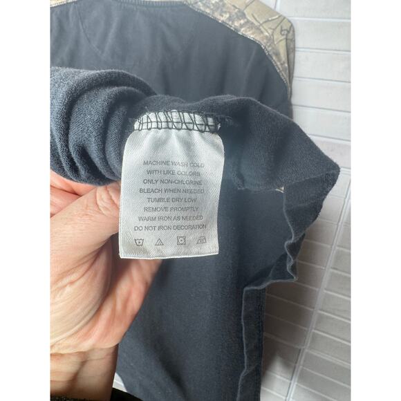 Realtree Buckhorn River Chevrolet Long Sleeve Shirt Men’s Large Camo/Black - Picture 5 of 7